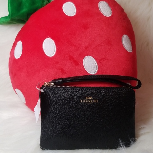 Coach Handbags - NWT Coach Leather Black Corner Zip Wristlet